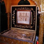 Moastele Sfantului Spiridon de la biserica Sfantul Spiridon din Bucuresti
